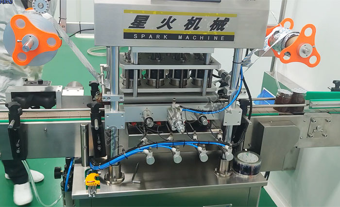 塑料杯自動封口機(jī)設(shè)備